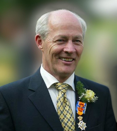 Bert-Barenbrugcrop.-915x1024.jpg