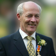 Bert-Barenbrugcrop.-915x1024.jpg